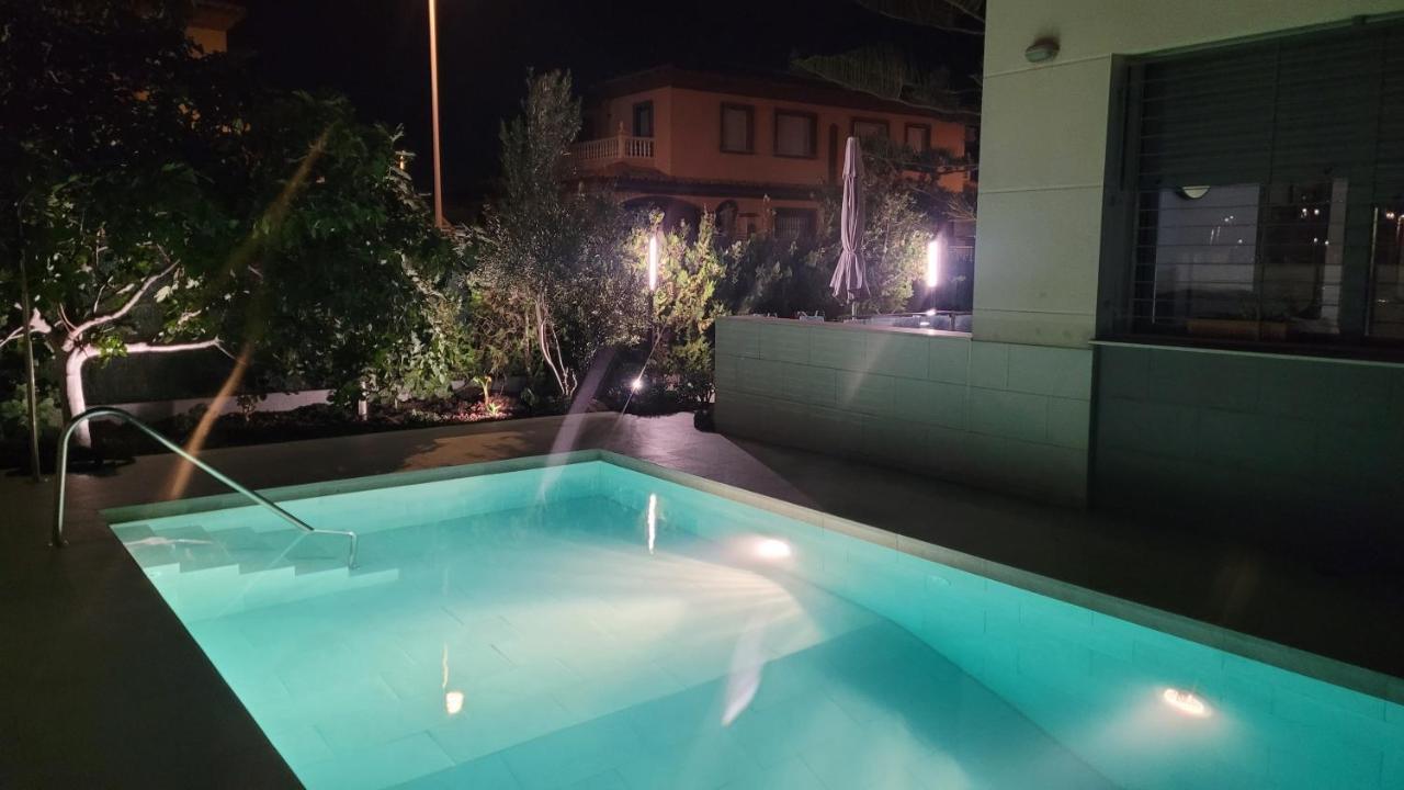 로쿠타스드마르 Atico Dentro De Casa Privada B&B 외부 사진
